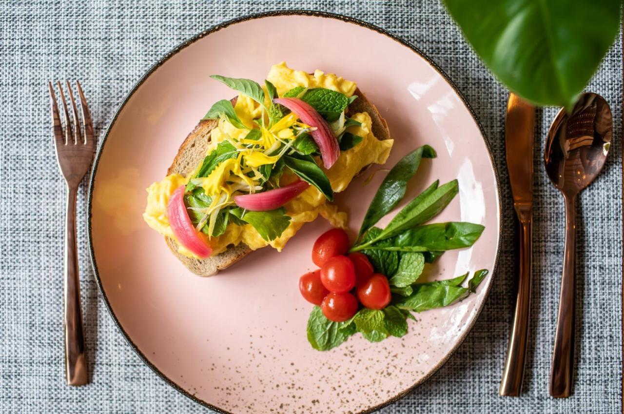 Pinkprivate Sanur - For Cool Adults Only Bed & Breakfast Eksteriør bilde