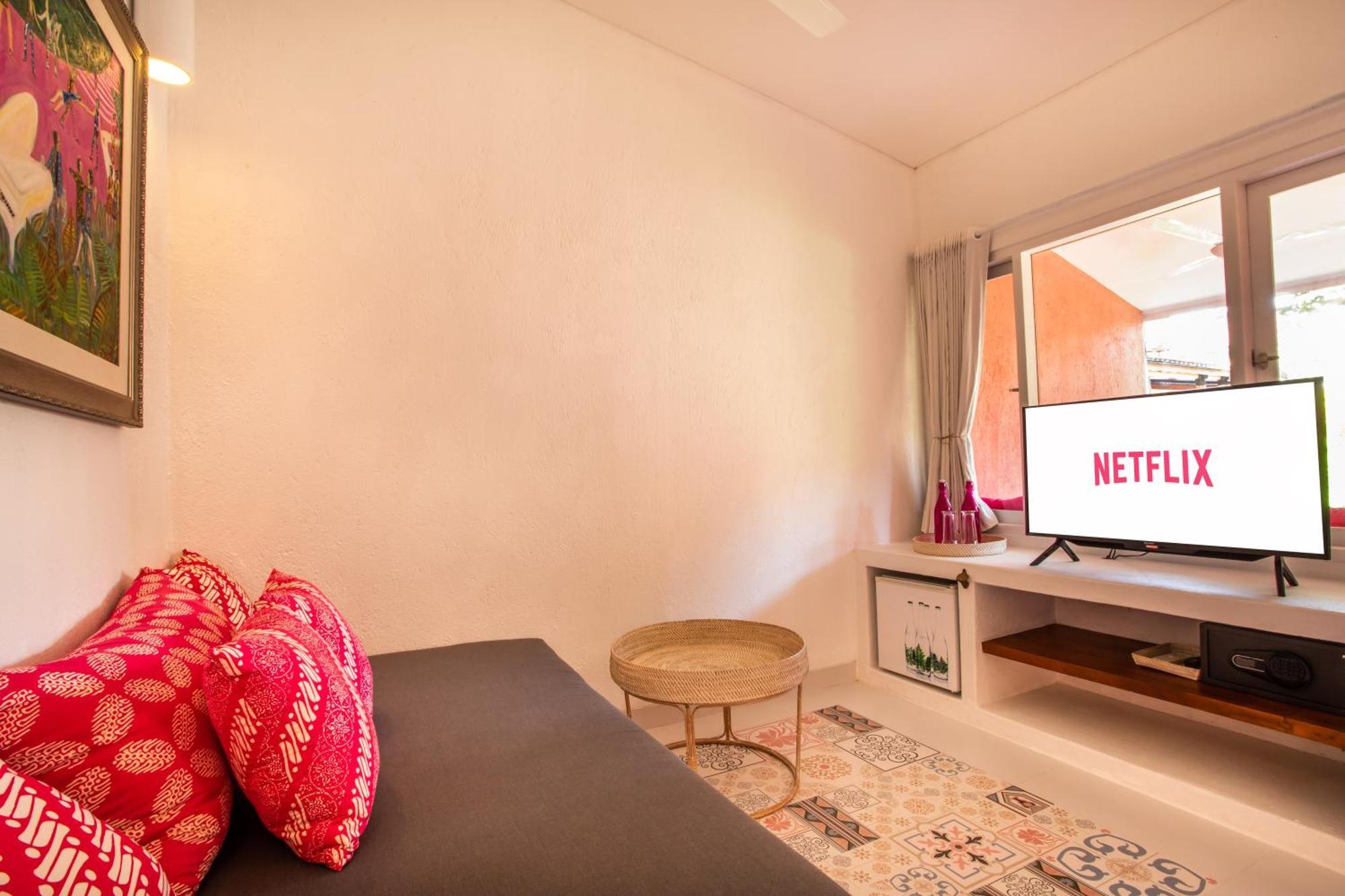 Pinkprivate Sanur - For Cool Adults Only Bed & Breakfast Eksteriør bilde